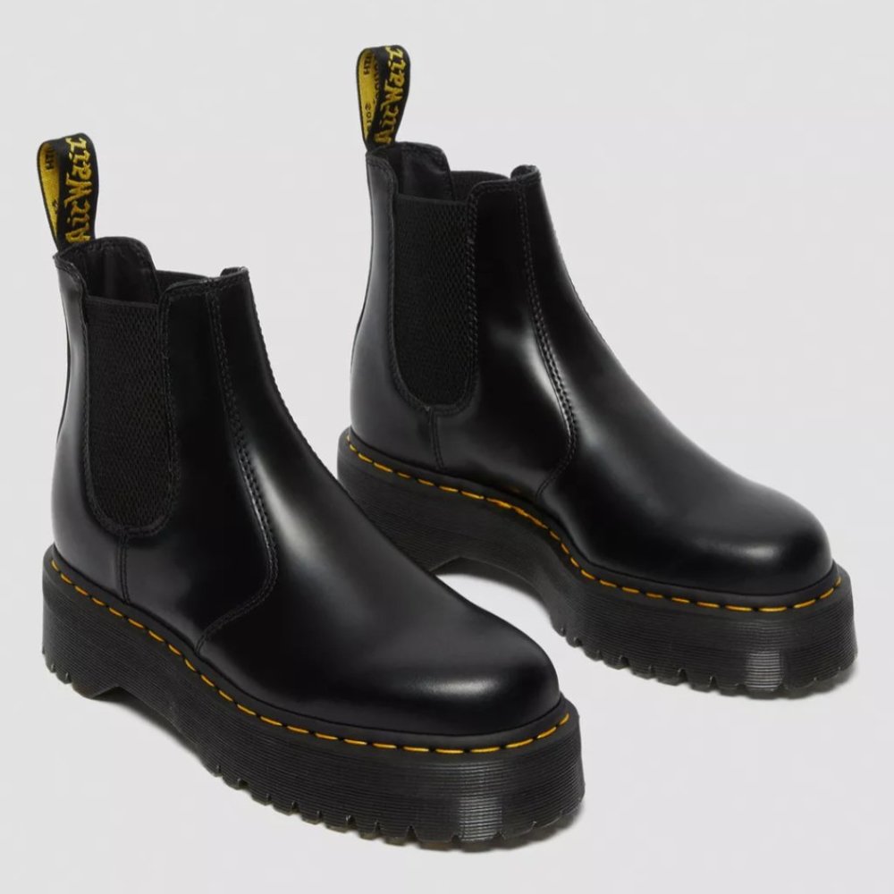 DR. DOC MARTENS 2976 SMOOTH LEATHER PLATFORM CHELSEA BOOTS